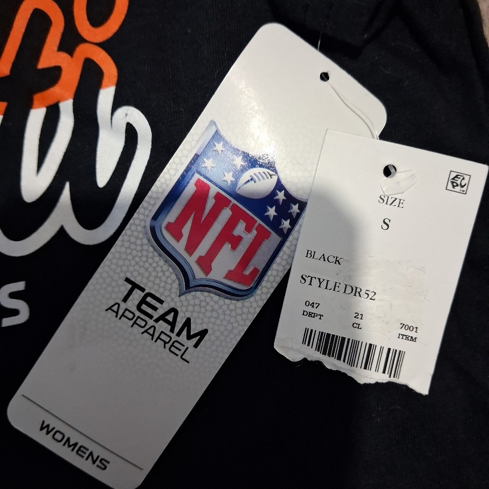 🆕NFL Cincinnati Bengals Football Womens Short Sleeve V-neck T-Shirt Size Small - Picture 8 of 12